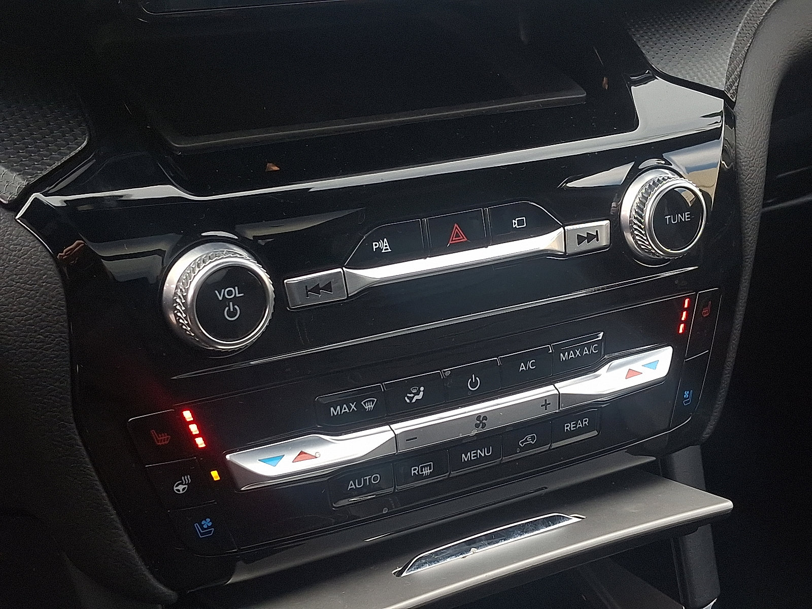 Certified 2022 Ford Explorer ST w/ Equipment Group 401A image 16