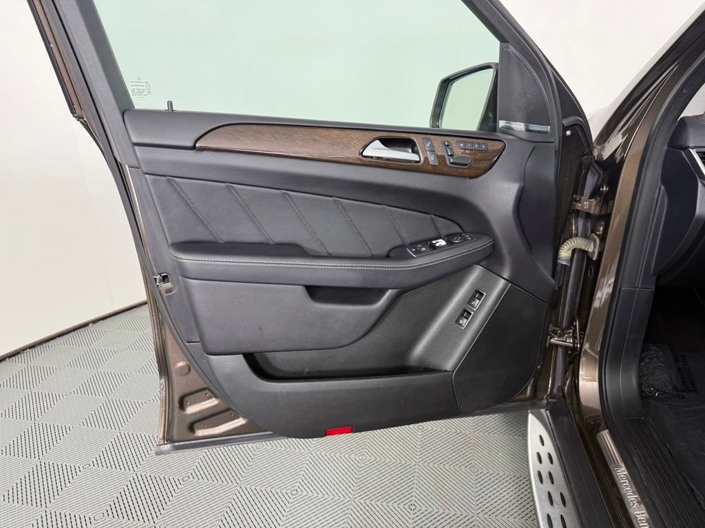 Used 2016 Mercedes-Benz GL 450 4MATIC w/ Premium I Package image 19
