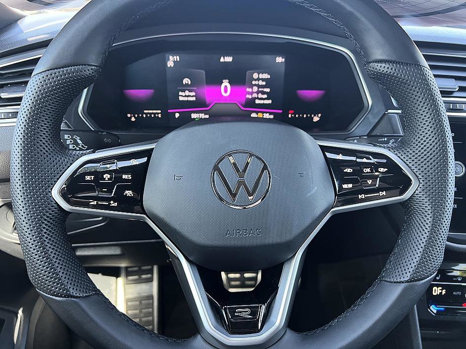 Used 2022 Volkswagen Tiguan SE R-Line image 23