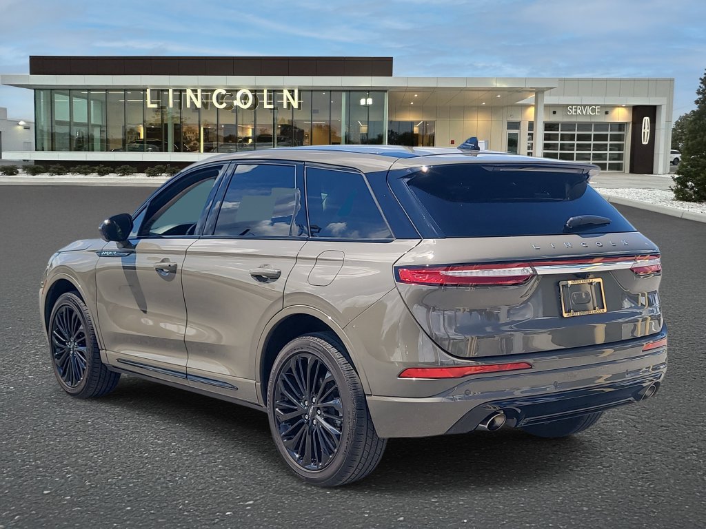 Certified 2025 Lincoln Corsair AWD w/ Equipment Group 101A image 3