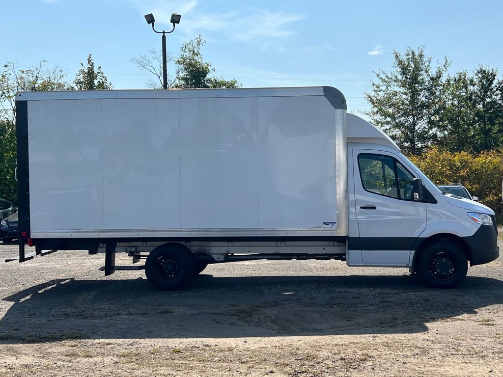 Used 2024 Mercedes-Benz Sprinter 4500 image 10