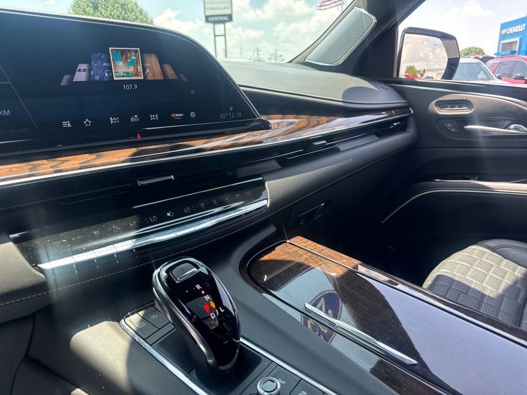 Certified 2023 Cadillac Escalade Sport Platinum w/ LPO, ONYX Package AWD/4WD image 23