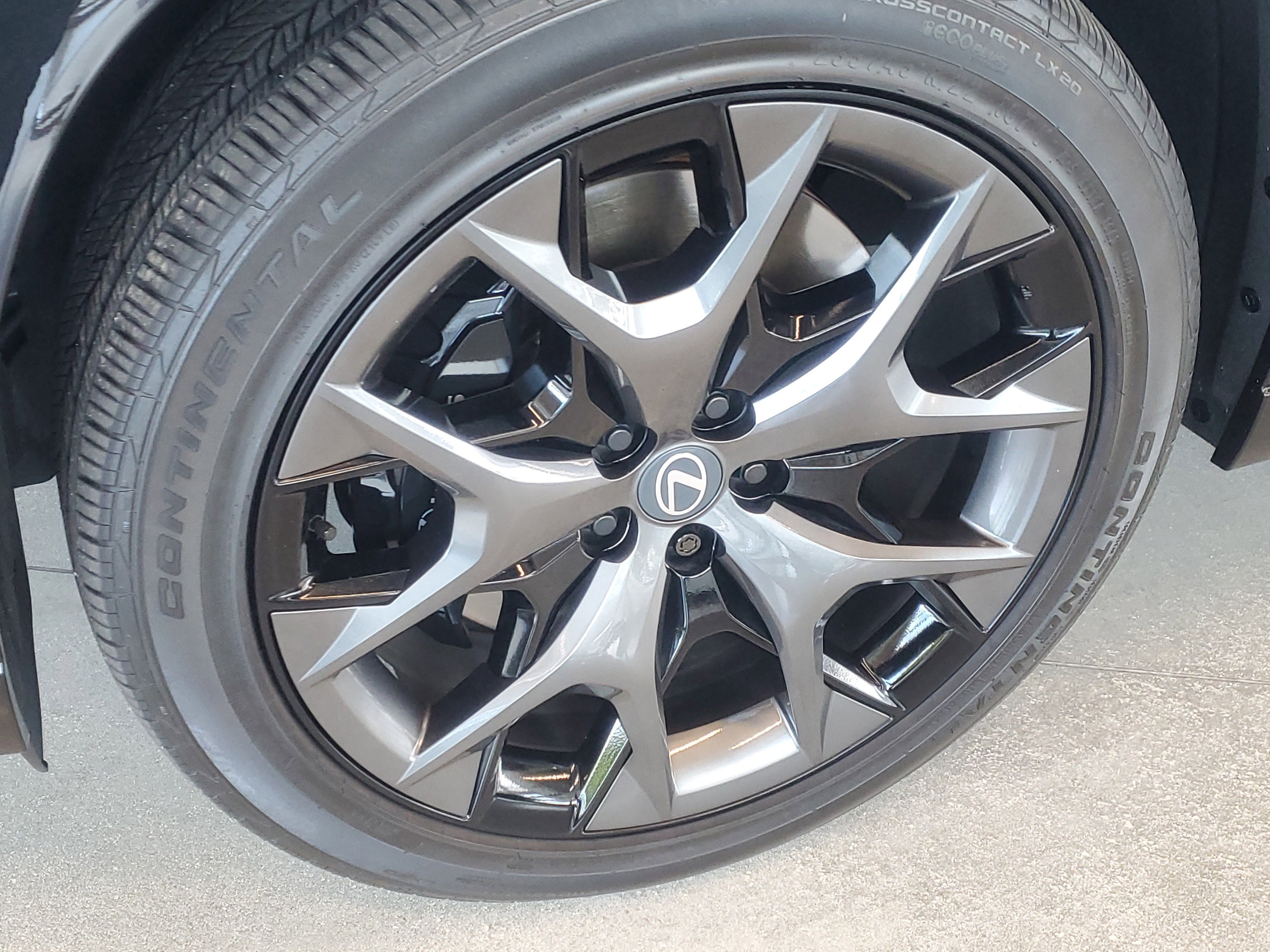 Used 2026 Lexus TX 500h AWD w/ Technology Package image 4