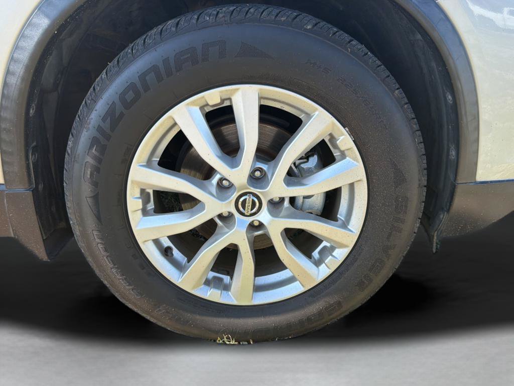Used 2017 Nissan Rogue SV FWD image 26