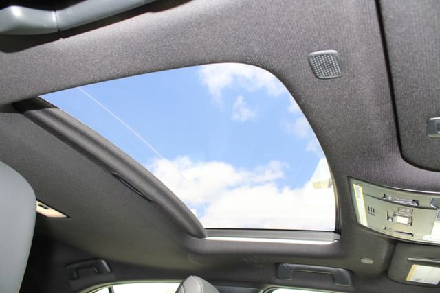 Certified 2023 Lexus UX 250h FWD image 6