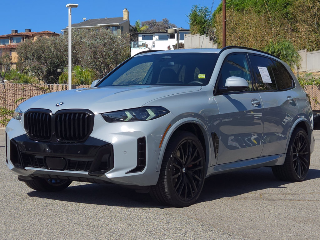 Used 2024 BMW X5 xDrive40i w/ M Sport Package AWD/4WD image 3