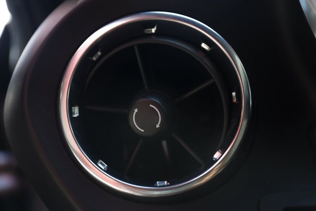 Used 2021 Chevrolet Camaro ZL1 RWD image 32