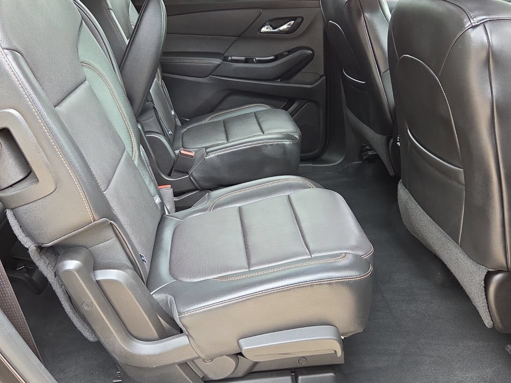 Used 2019 Chevrolet Traverse Premier w/ Driver Confidence II Package FWD image 18