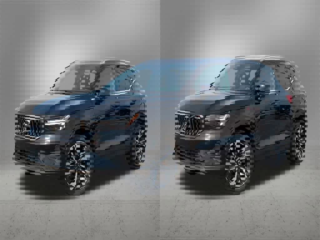 New 2025 Volvo XC40 B5 Plus w/ Protection Package Premier