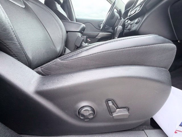 Used 2021 Jeep Cherokee Limited AWD/4WD image 35