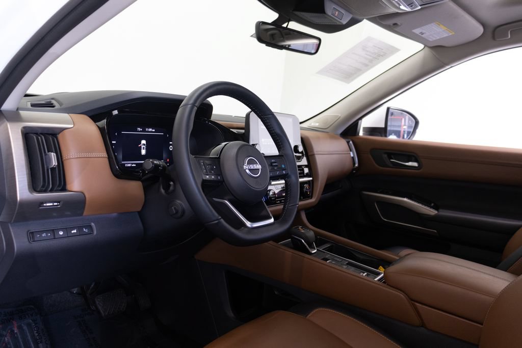 Used 2025 Nissan Pathfinder Platinum w/ Cargo Package FWD image 19