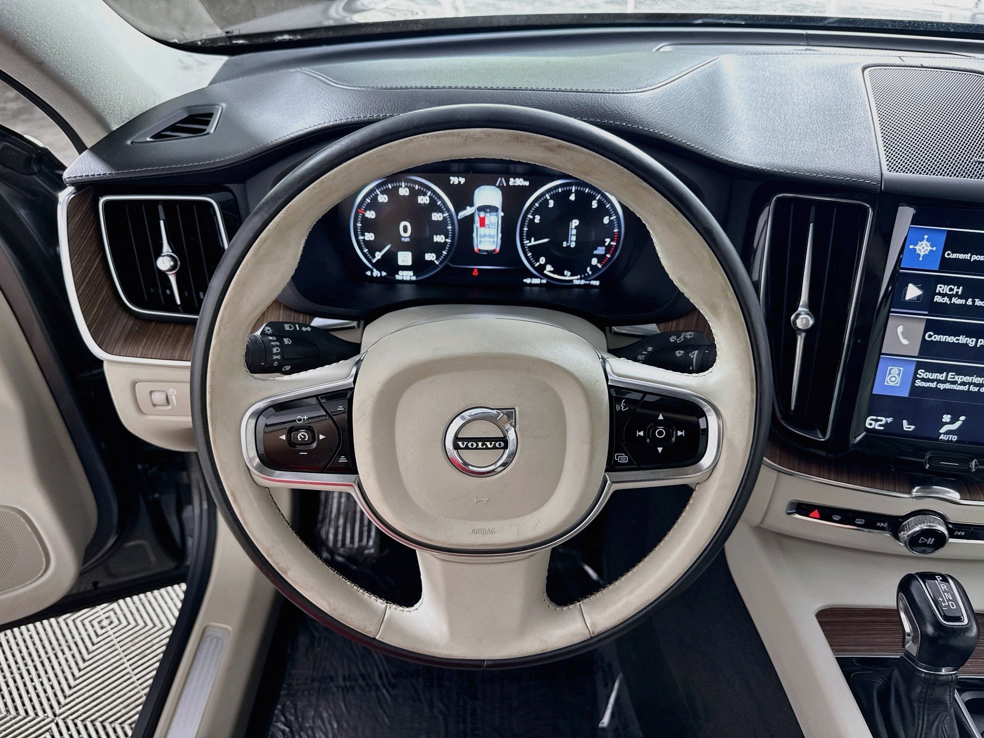 Used 2019 Volvo XC60 T5 Inscription w/ Protection Package AWD/4WD image 16