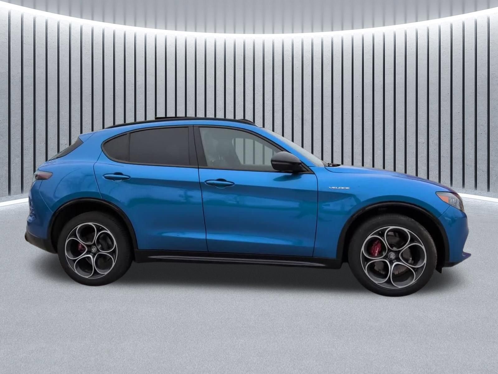 Used 2024 Alfa Romeo Stelvio Veloce AWD/4WD image 4