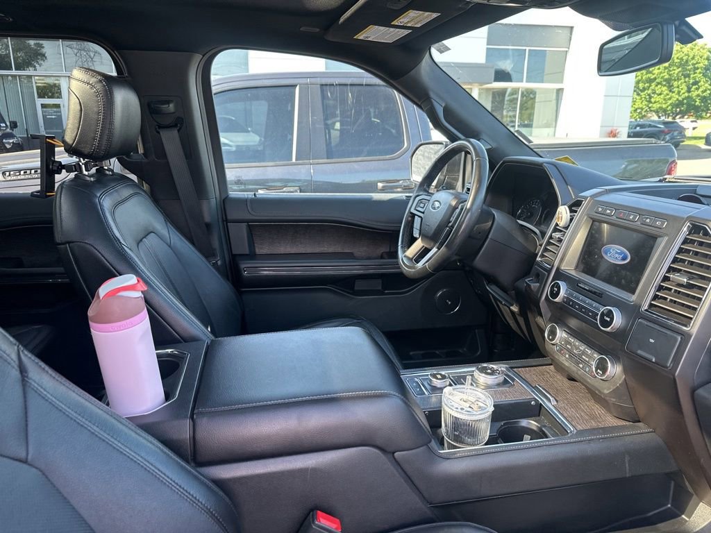 Used 2020 Ford Expedition Limited w/ Equipment Group 302A AWD/4WD image 22