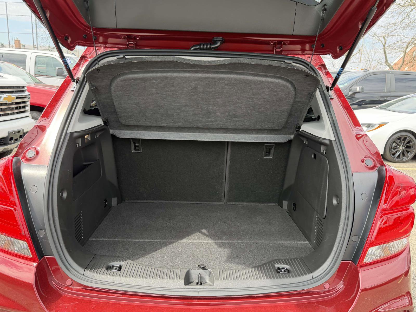 Certified 2022 Chevrolet Trax LT w/ LT Convenience Package image 7