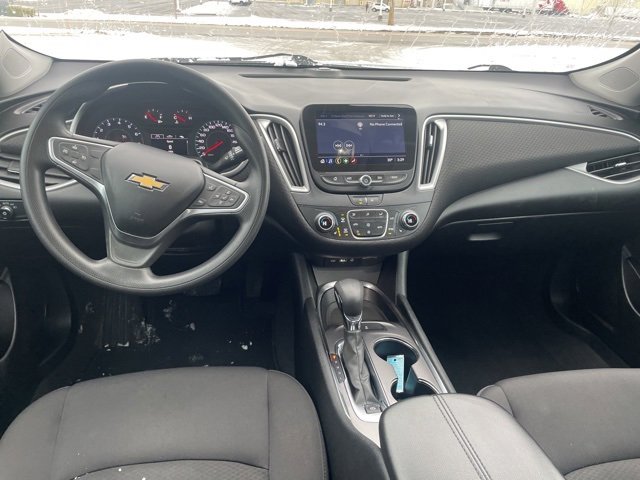 Used 2022 Chevrolet Malibu LT image 3