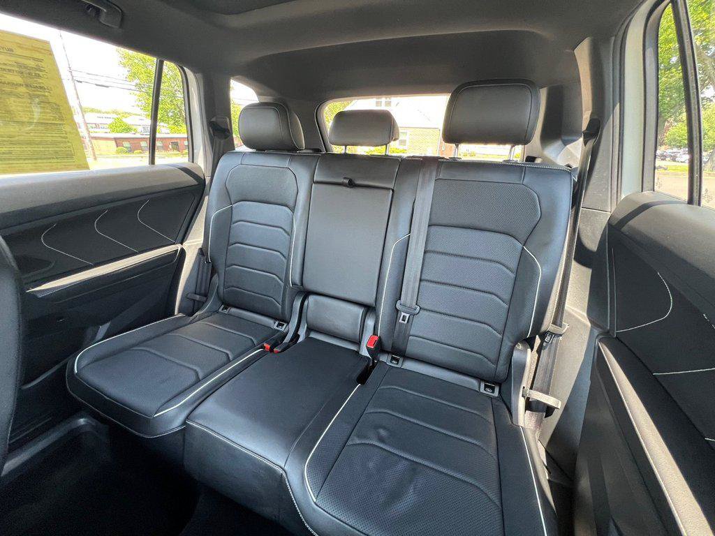 Certified 2022 Volkswagen Tiguan SEL R-Line AWD/4WD image 19