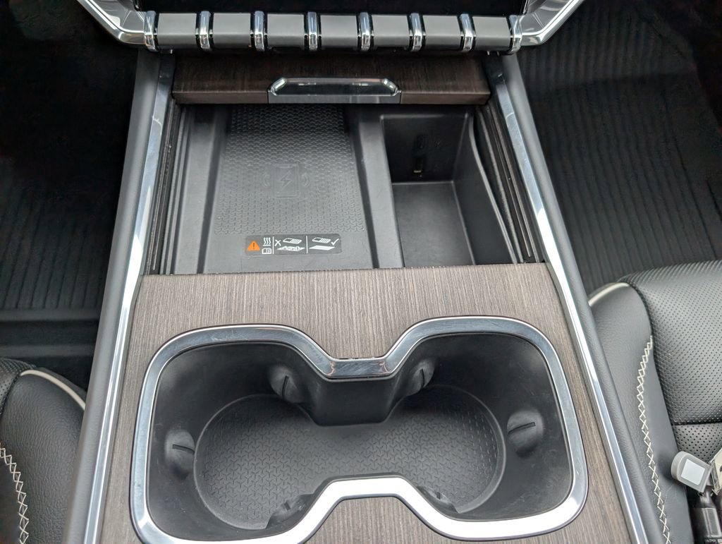 Used 2024 GMC Acadia Denali image 25