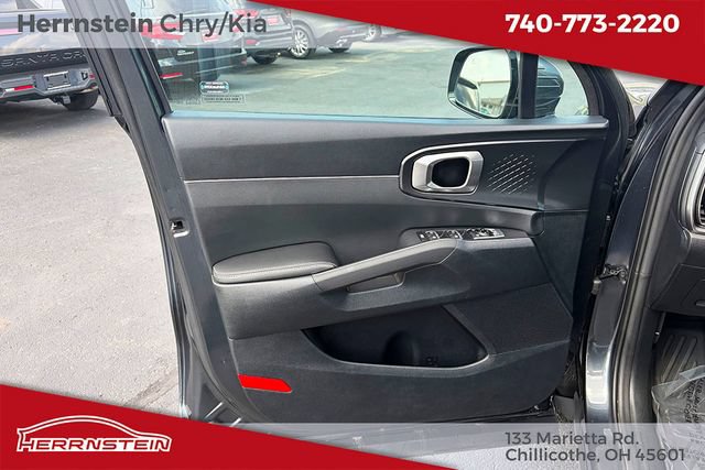 Used 2025 Kia Sorento S AWD/4WD image 14