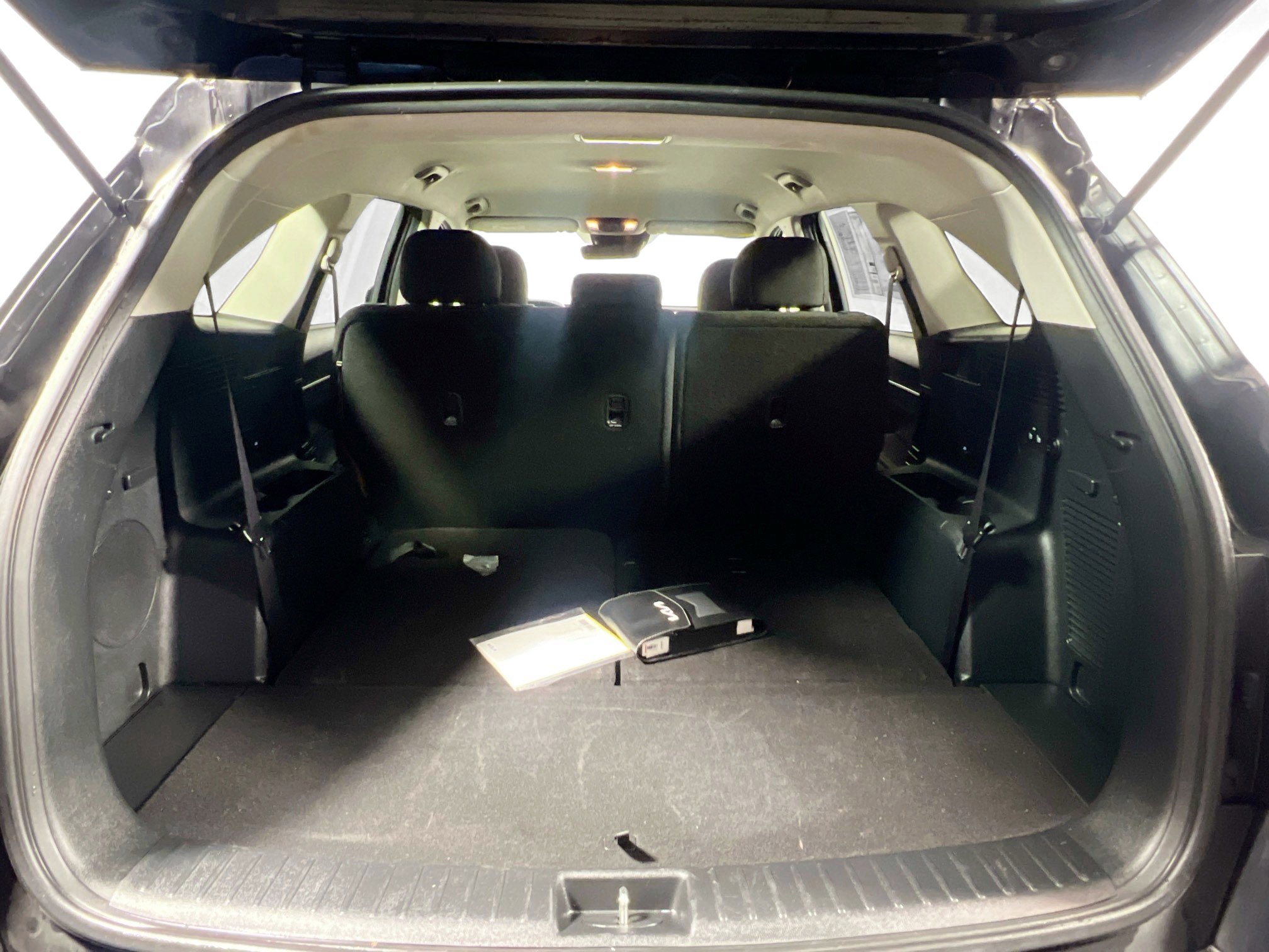 Used 2023 Kia Sorento LX FWD image 33