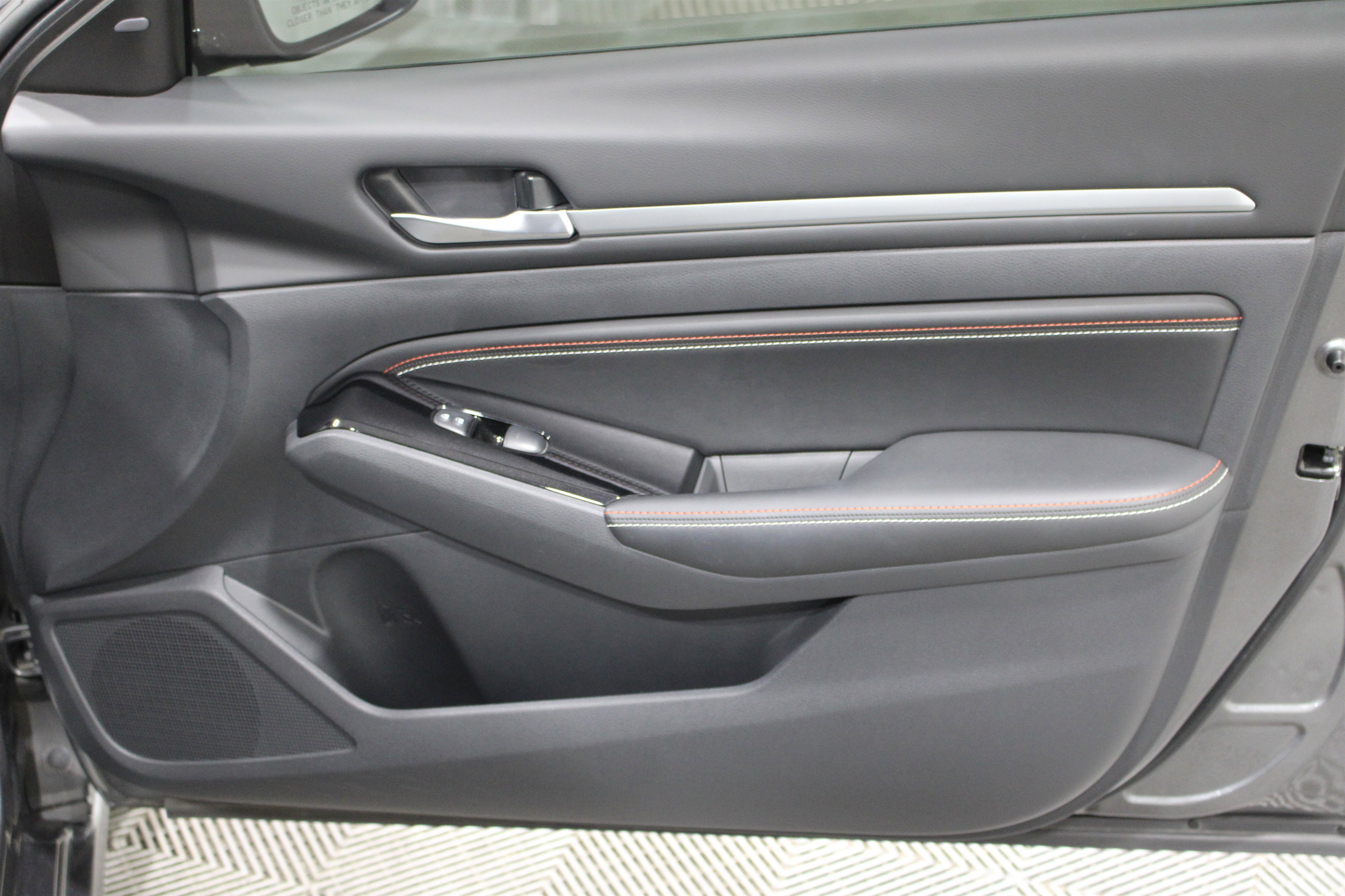 Used 2023 Nissan Altima 2.0 SR image 25