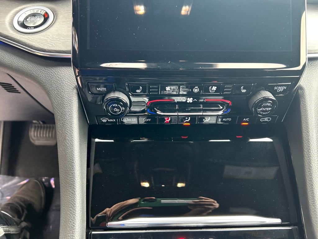 New 2025 Jeep Grand Cherokee Overland w/ Adv Protech Group III image 18