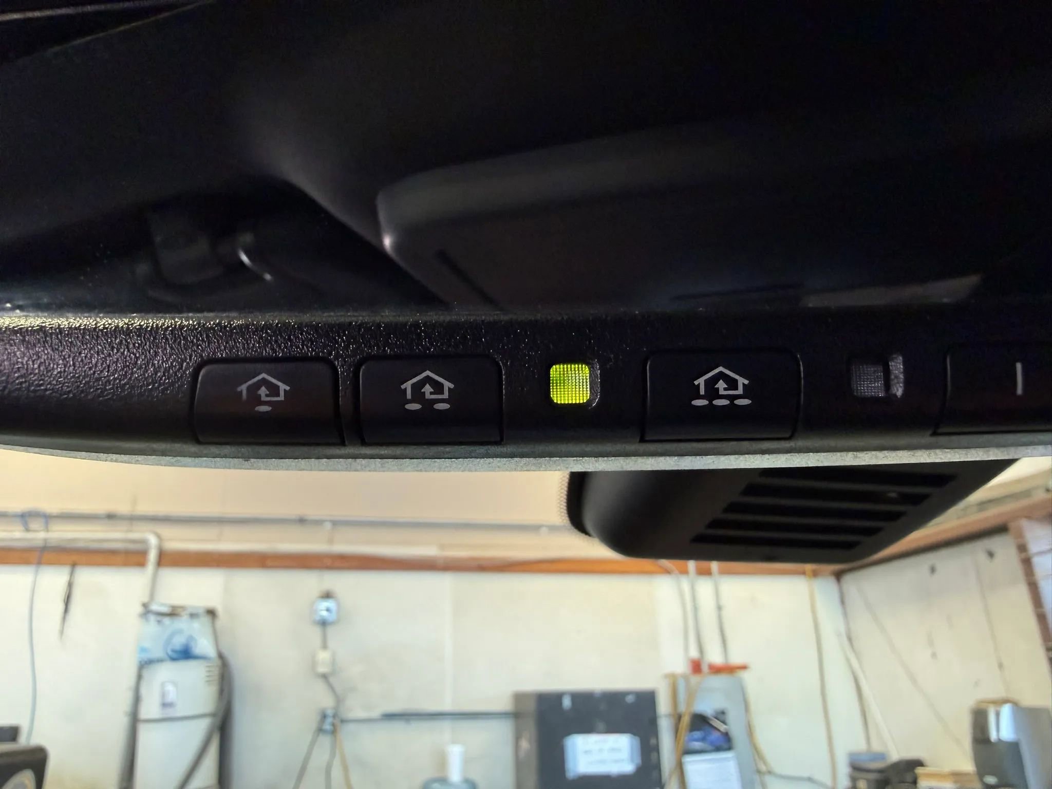 Used 2020 Nissan Titan PRO-4X w/ Pro-4x Convenience Package AWD/4WD image 27