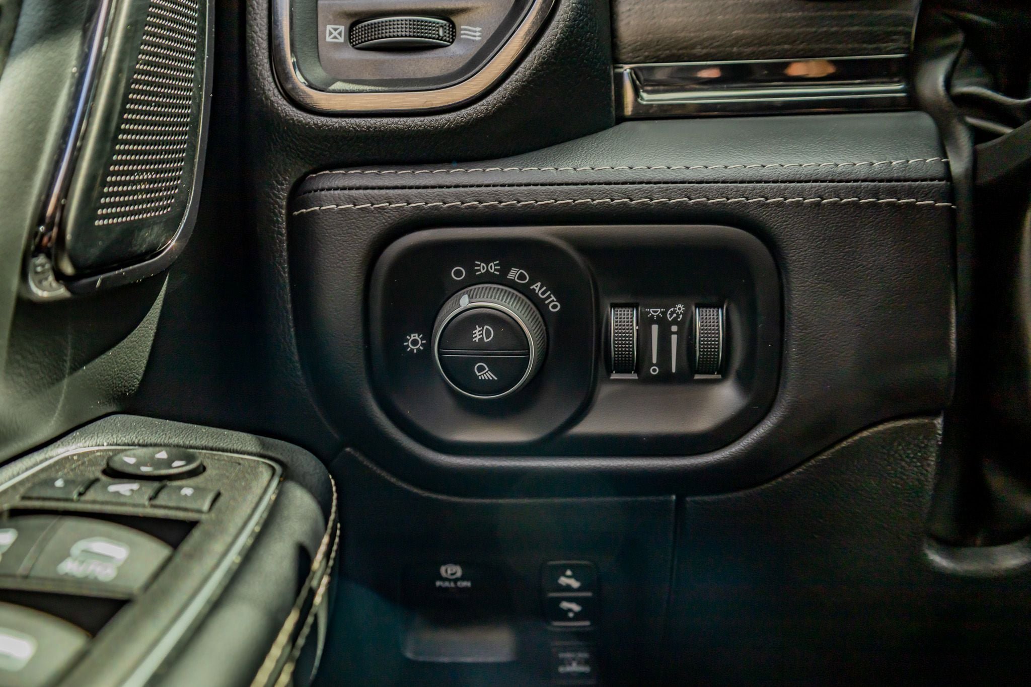 Used 2024 RAM 1500 Limited AWD/4WD image 22