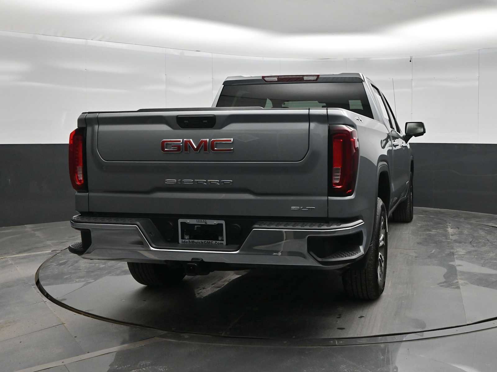 Used 2026 GMC Sierra 1500 SLT AWD/4WD image 6