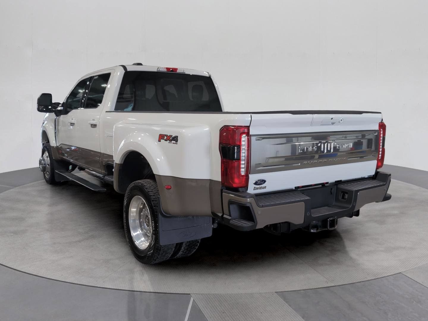 Used 2026 Ford F450 King Ranch w/ FX4 Off-Road Package AWD/4WD image 3