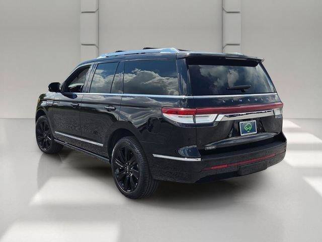 Used 2022 Lincoln Navigator Reserve RWD image 3