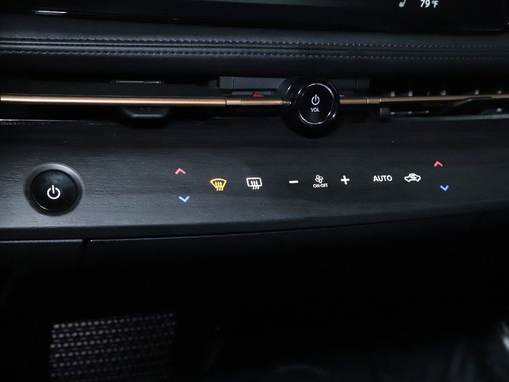 Certified 2024 Nissan Ariya EVOLVE+ e-4ORCE image 30