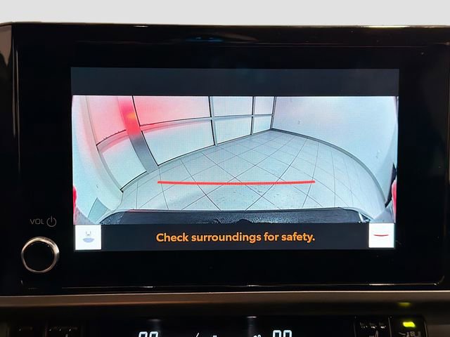 Certified 2025 Toyota Camry SE w/ Convenience Package image 12