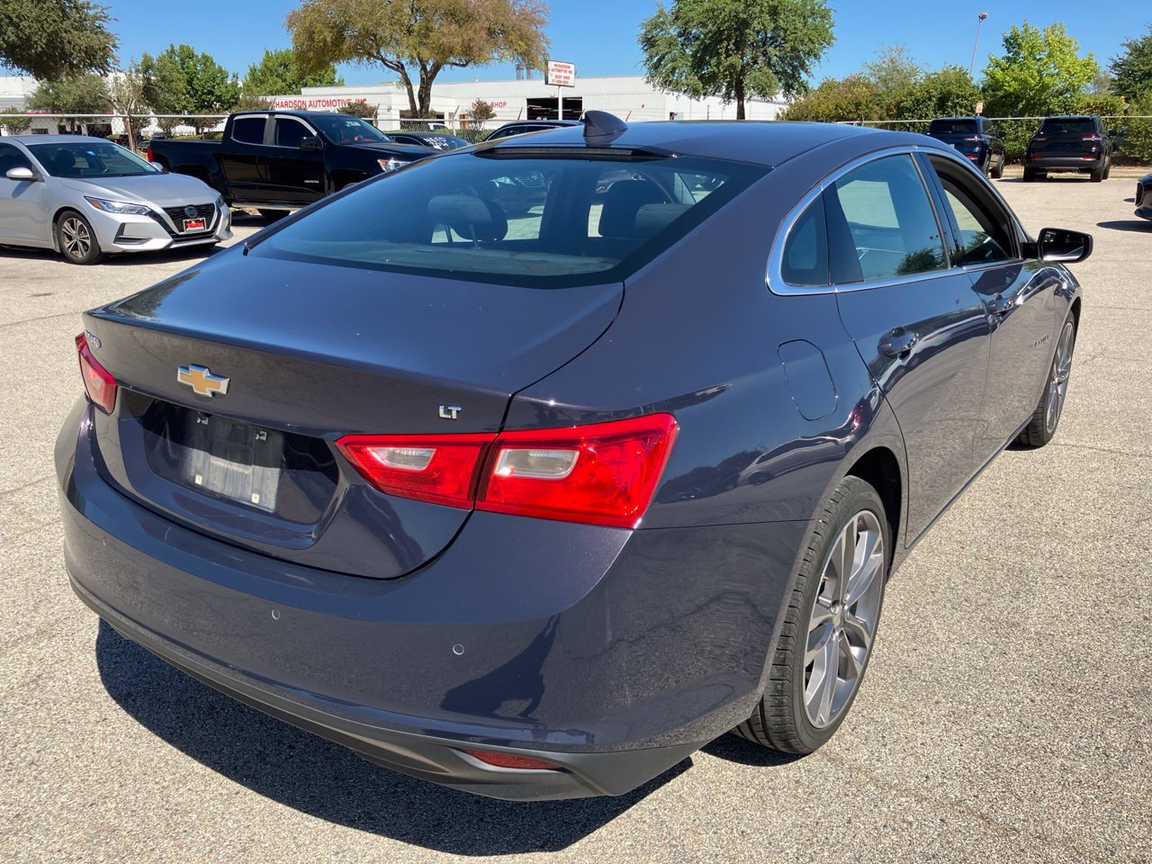 Used 2025 Chevrolet Malibu LT FWD image 4