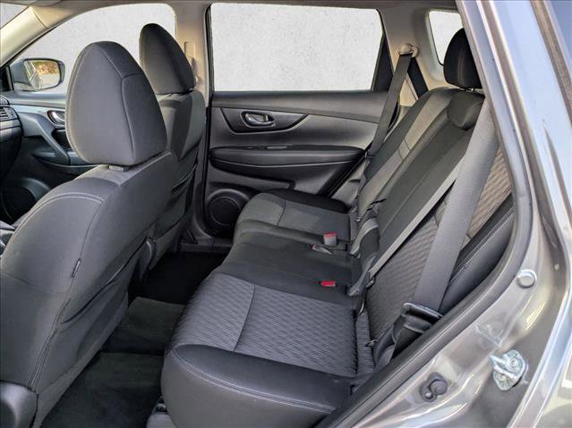 Used 2018 Nissan Rogue SV image 18