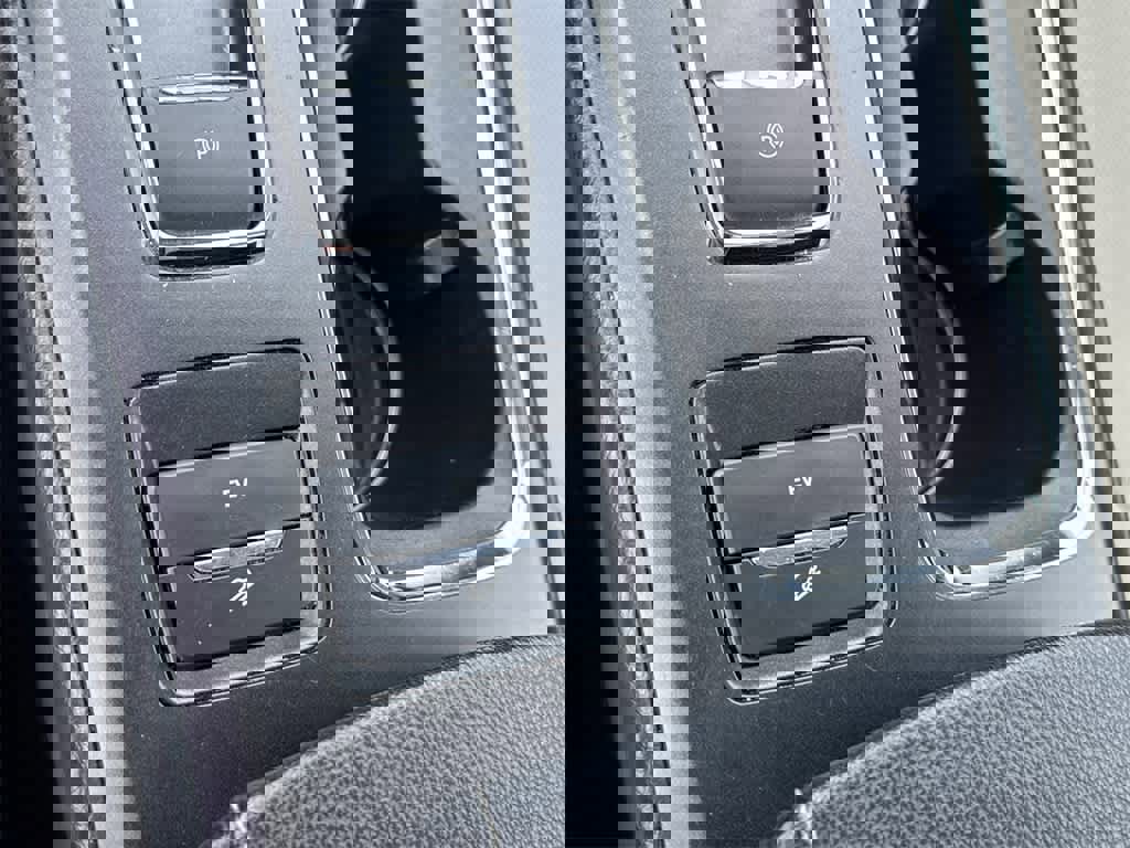 Used 2018 Ford Fusion Energi Titanium image 29