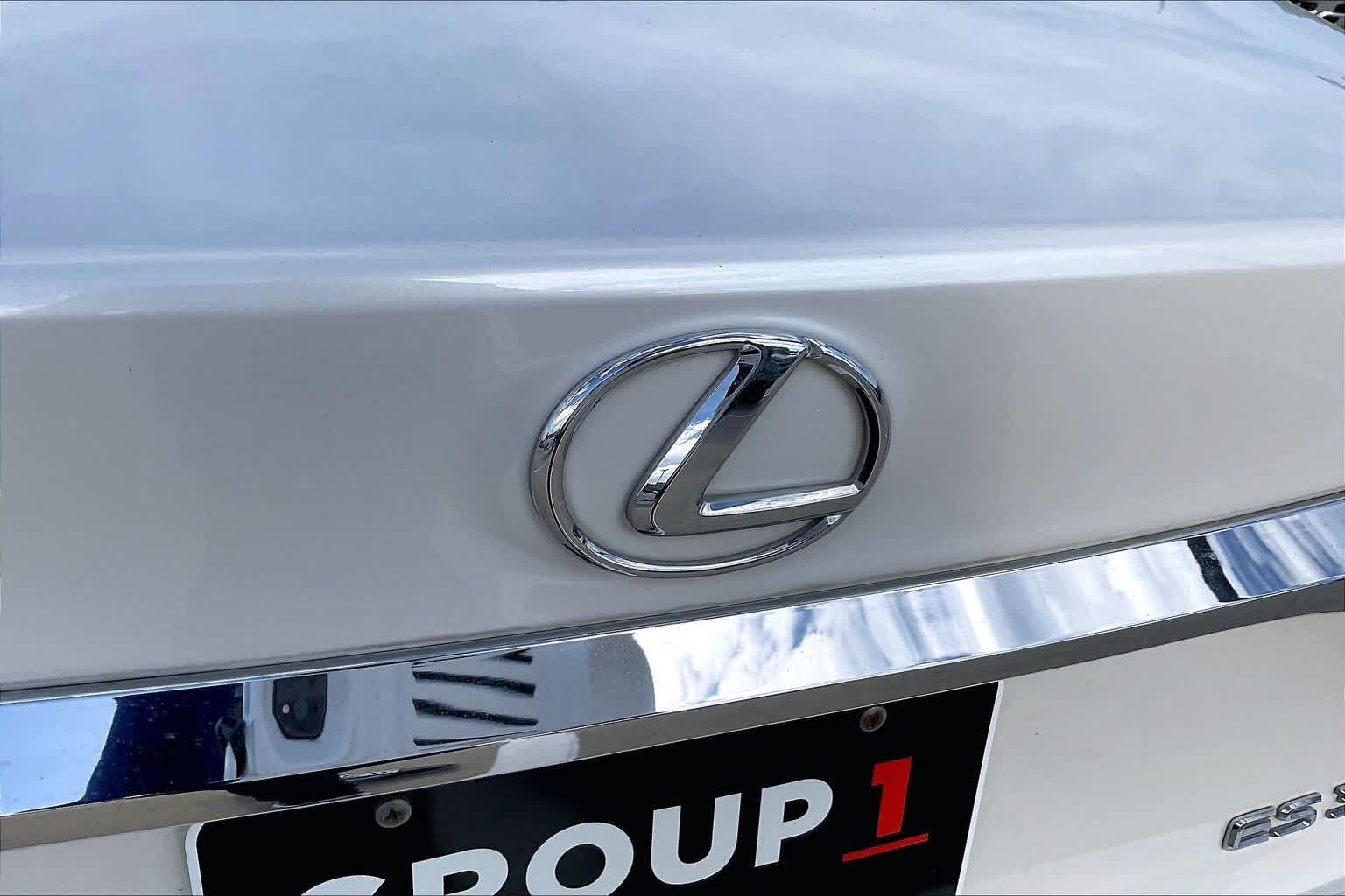 Used 2016 Lexus ES 350 w/ Premium Package w/Wood Trim FWD image 30
