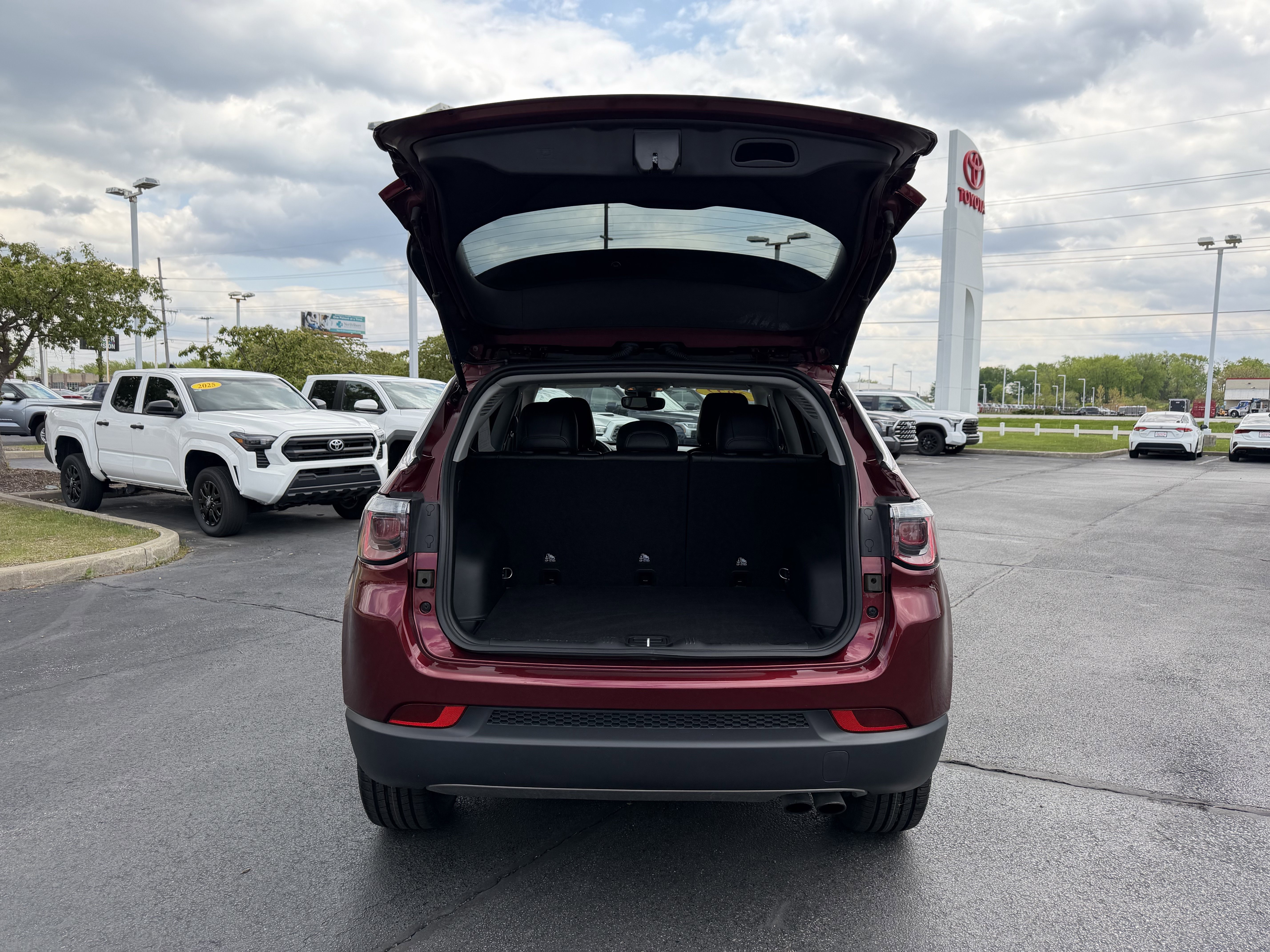 Used 2022 Jeep Compass Limited AWD/4WD image 8