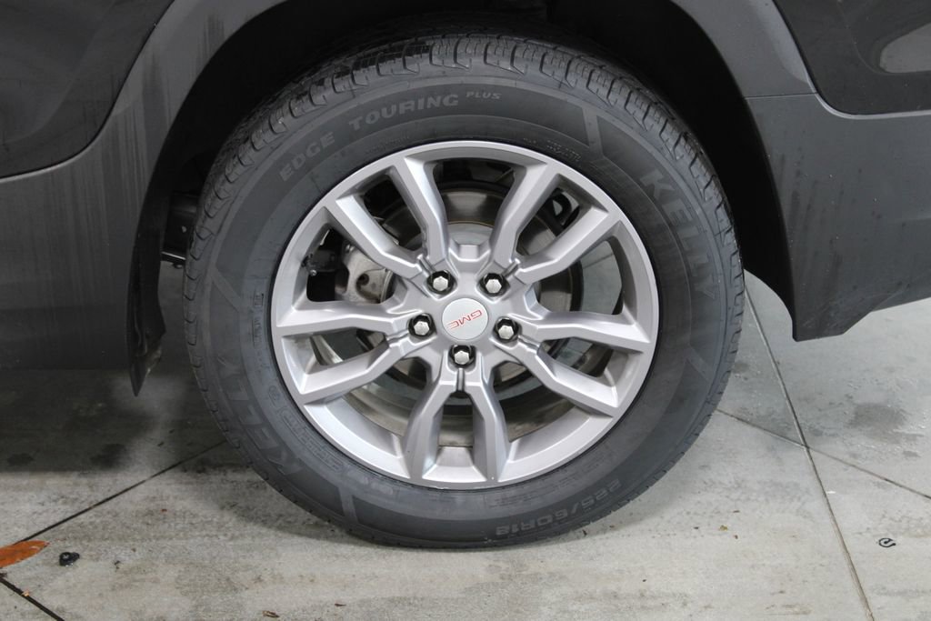 Used 2024 GMC Terrain SLT image 16