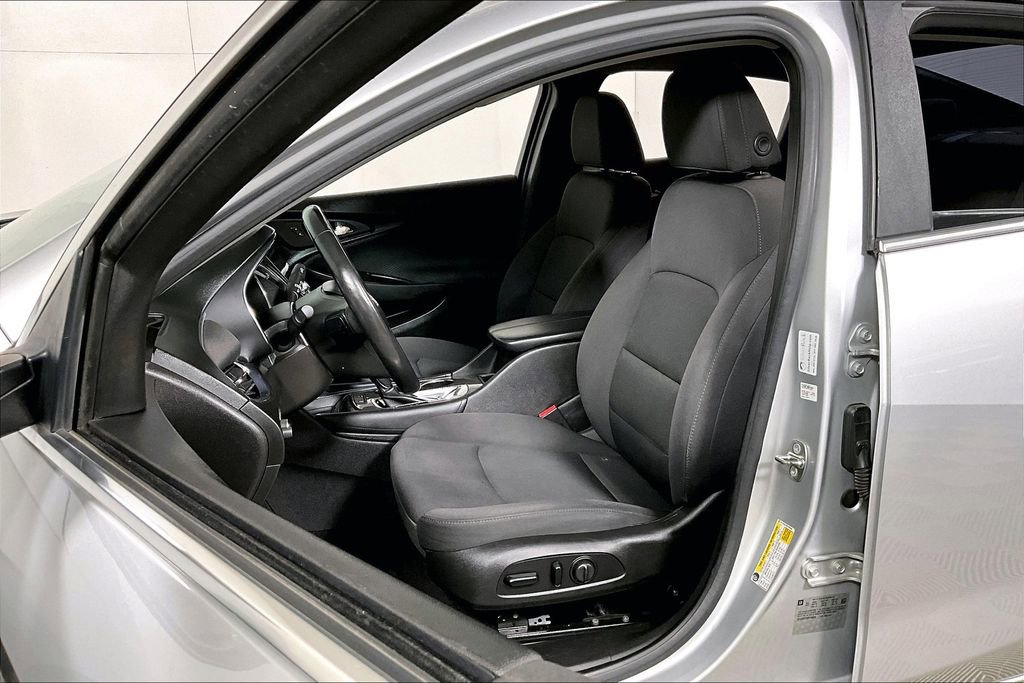 Used 2017 Chevrolet Malibu LT w/ Driver Confidence Package image 23