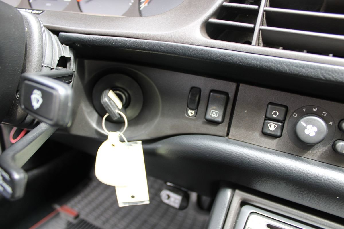 Used 1990 Porsche 944 Coupe RWD image 26