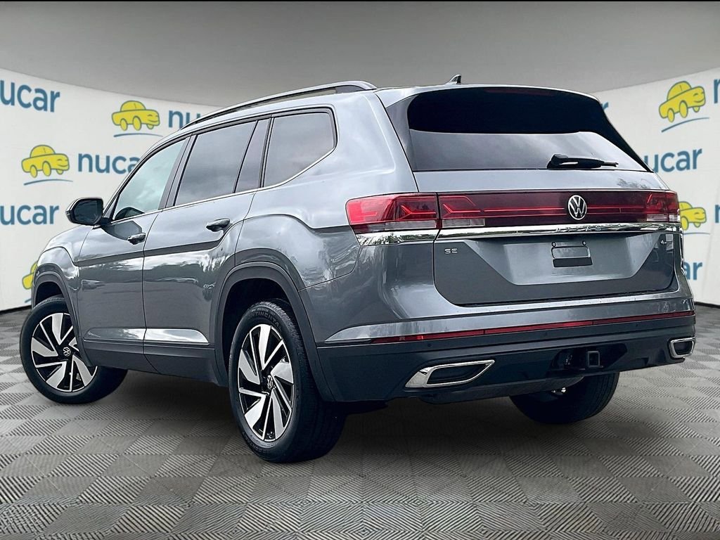 Used 2025 Volkswagen Atlas SE AWD/4WD image 4