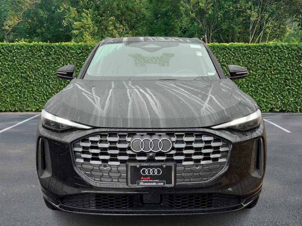 Used 2025 Audi Q5 Premium w/ Convenience Package image 7