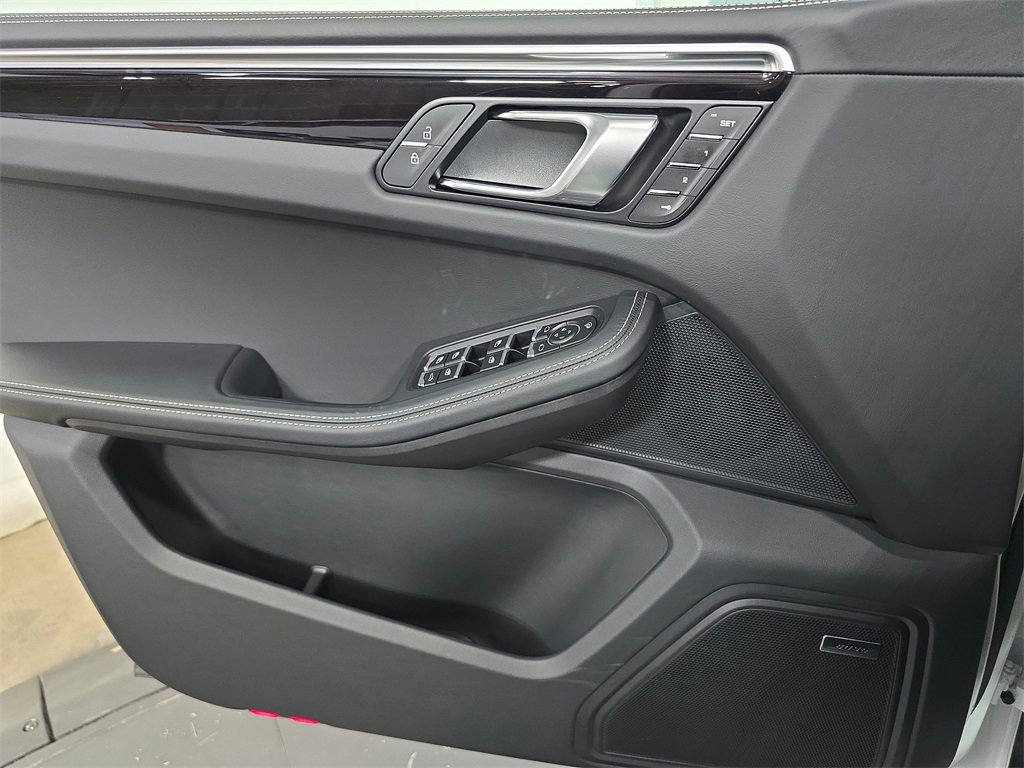 Used 2025 Porsche Macan GTS image 22