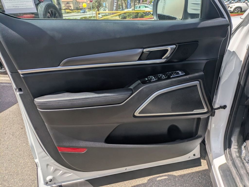 Used 2023 Kia Telluride S image 11