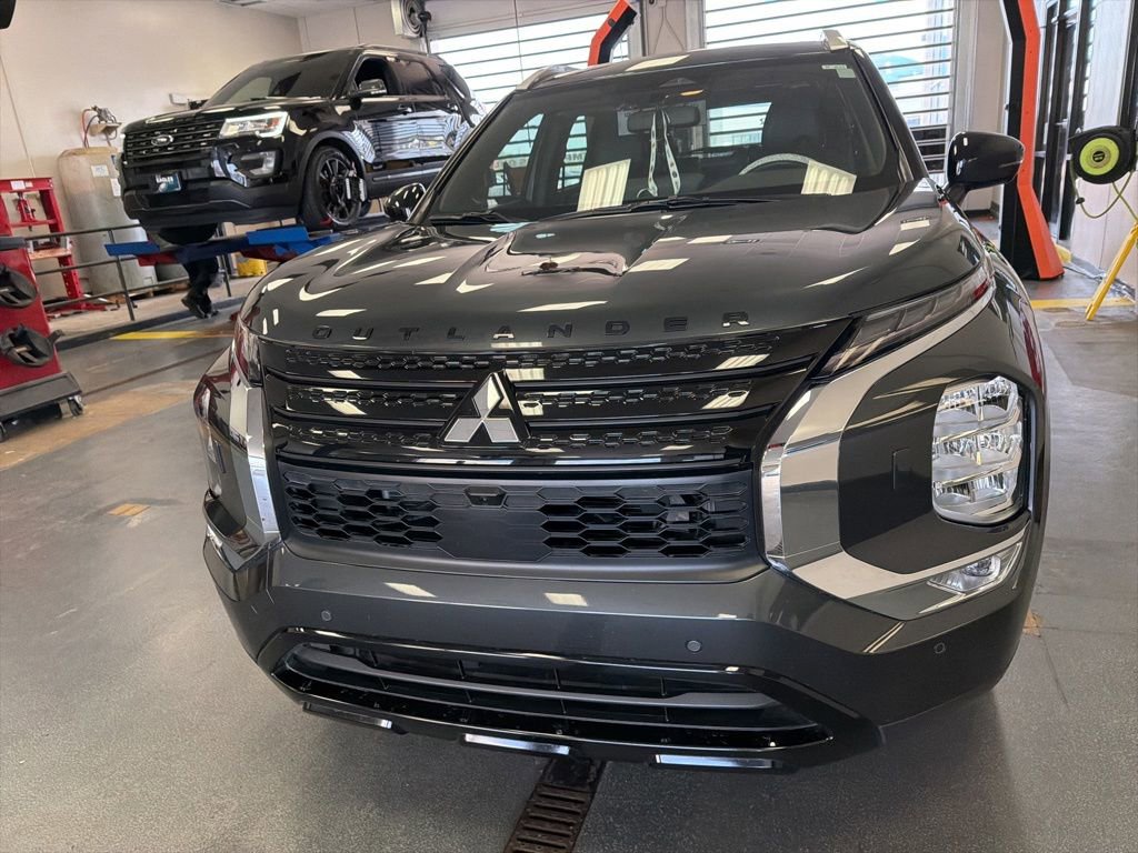 Used 2024 Mitsubishi Outlander SE Black Edition AWD/4WD image 5