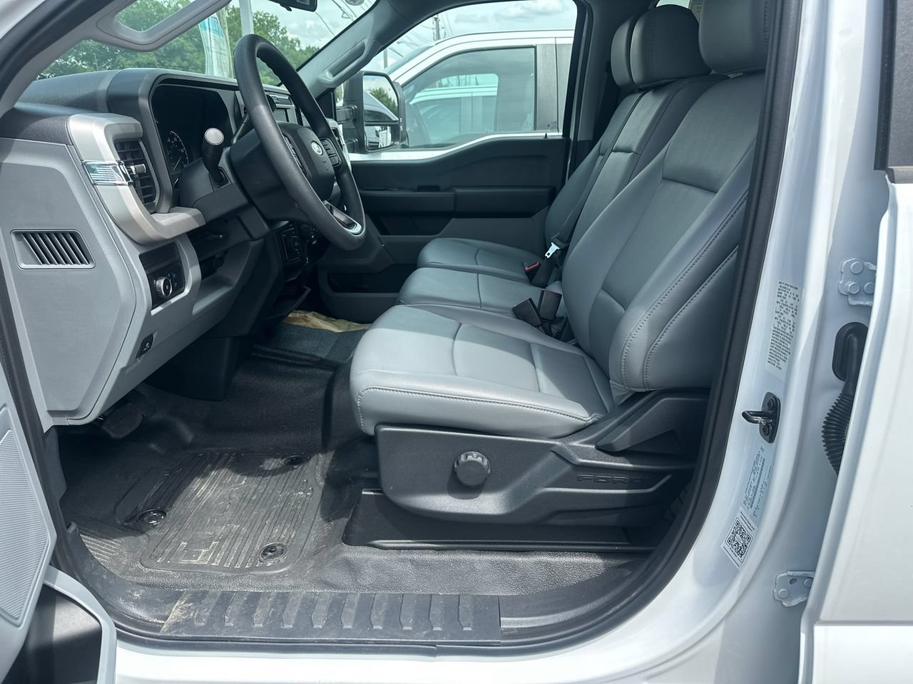 New 2026 Ford F350 XL w/ XL Chrome Package AWD/4WD image 7