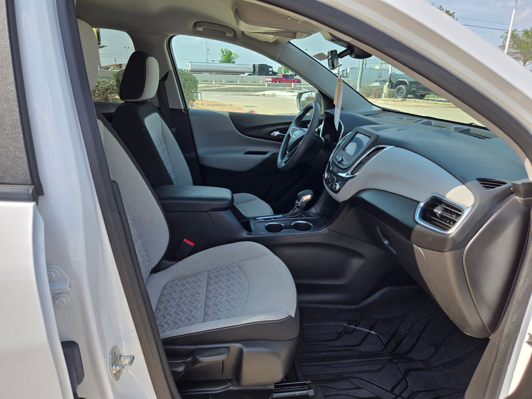 Certified 2024 Chevrolet Equinox LS w/ LS Convenience Package FWD image 23