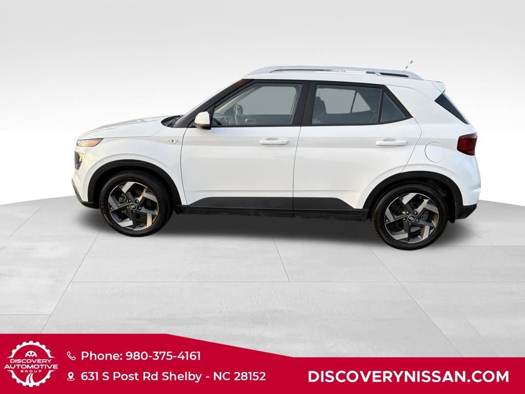 Used 2023 Hyundai Venue SEL image 10