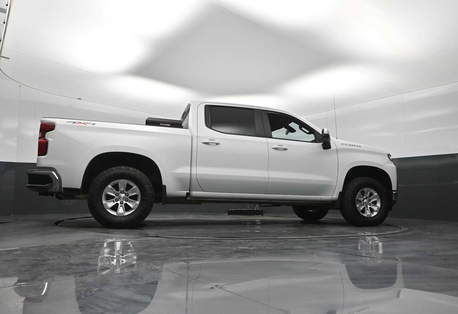 Used 2020 Chevrolet Silverado 1500 LT w/ Convenience Package image 24